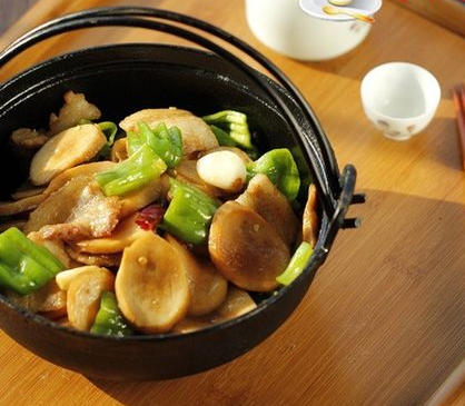 比肉好吃的素菜，干鍋杏鮑菇，健康美味的家常素菜菜譜