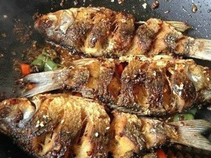 好吃到停不下筷子的香酥烤魚，做法簡單，少油少鹽，吃起來更健康