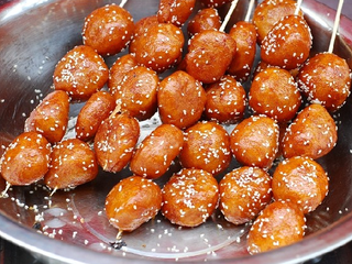 外酥里脆的糖油果子，成都的風(fēng)味小吃之一，做起來如此簡單