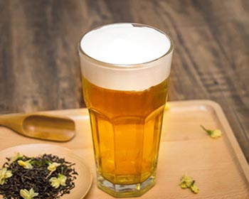 奶茶技術(shù)培訓(xùn)哪里好？老師引導(dǎo)熟透操作流程
