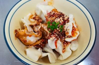 成都水餃技術(shù)培訓(xùn)班哪里教的好？水餃高湯熬制方法