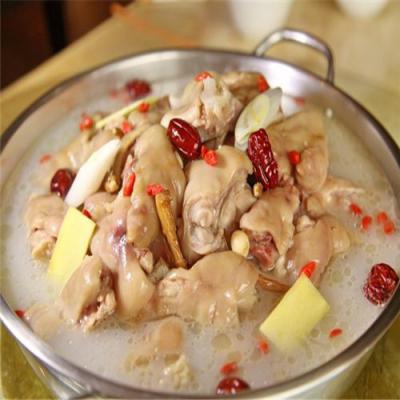 成都養(yǎng)生湯鍋技能操練校園哪里好？湯鍋底料的辨認(rèn)和配方