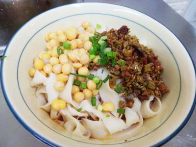 川味面食技術(shù)做法哪里一對(duì)一培訓(xùn)？高湯的熬制方法
