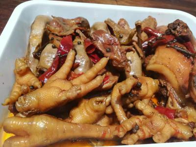 麻辣鹵菜技術(shù)培訓(xùn)機構(gòu)哪里專業(yè)？餐飲小吃培訓(xùn)機構(gòu)