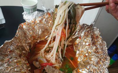 開心花甲米線技術(shù)培訓(xùn)哪里好？香辣味開心花甲制作