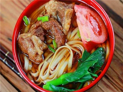 牛肉面食技術(shù)培訓(xùn)班哪里比較好？牛肉面食培訓(xùn)學(xué)校