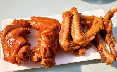 成都熟食鹵菜技術(shù)培訓(xùn)學(xué)校哪里好？成都蜀味緣的鹵菜技術(shù)培訓(xùn)