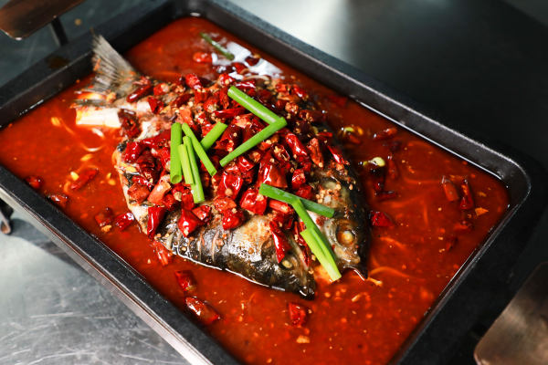 成都學(xué)燒烤烤魚(yú)哪里有培訓(xùn)班？成都烤魚(yú)培訓(xùn)多少錢(qián)？