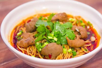 培訓(xùn)川味面食技術(shù)班,四川有哪些培訓(xùn)面食機(jī)構(gòu)？
