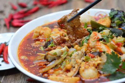 麻辣火鍋冒菜技術(shù)培訓(xùn)哪家好？蜀味緣培訓(xùn)學(xué)校