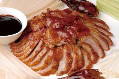想學(xué)正宗的脆皮烤鴨技術(shù)？蜀味緣培訓(xùn)為您開啟美食創(chuàng)業(yè)之門！