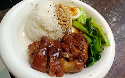  隆江豬腳飯技術(shù)培訓(xùn)班哪里好？成都蜀味緣餐飲培訓(xùn)，正宗手藝學(xué)回家！