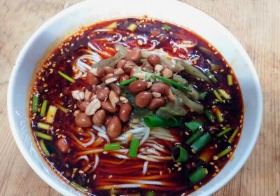重慶小面技術(shù)培訓(xùn)哪里比較好？蜀味緣小吃培訓(xùn)學(xué)校深度解析