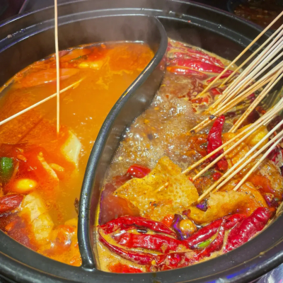 麻辣燙串串香培訓(xùn)多少錢？蜀味緣餐飲培訓(xùn)學(xué)校詳解費(fèi)用與價(jià)值